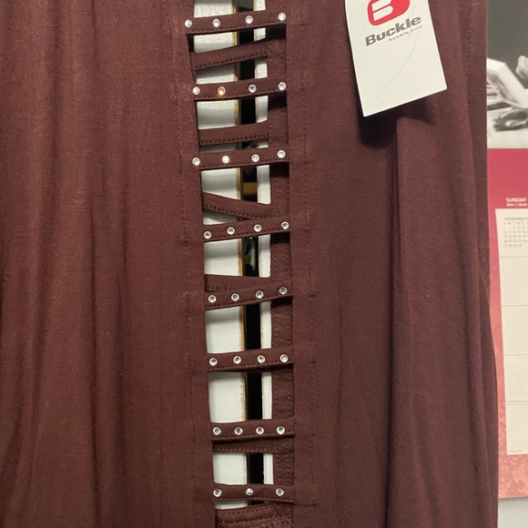 Top - Picture 2 of 3